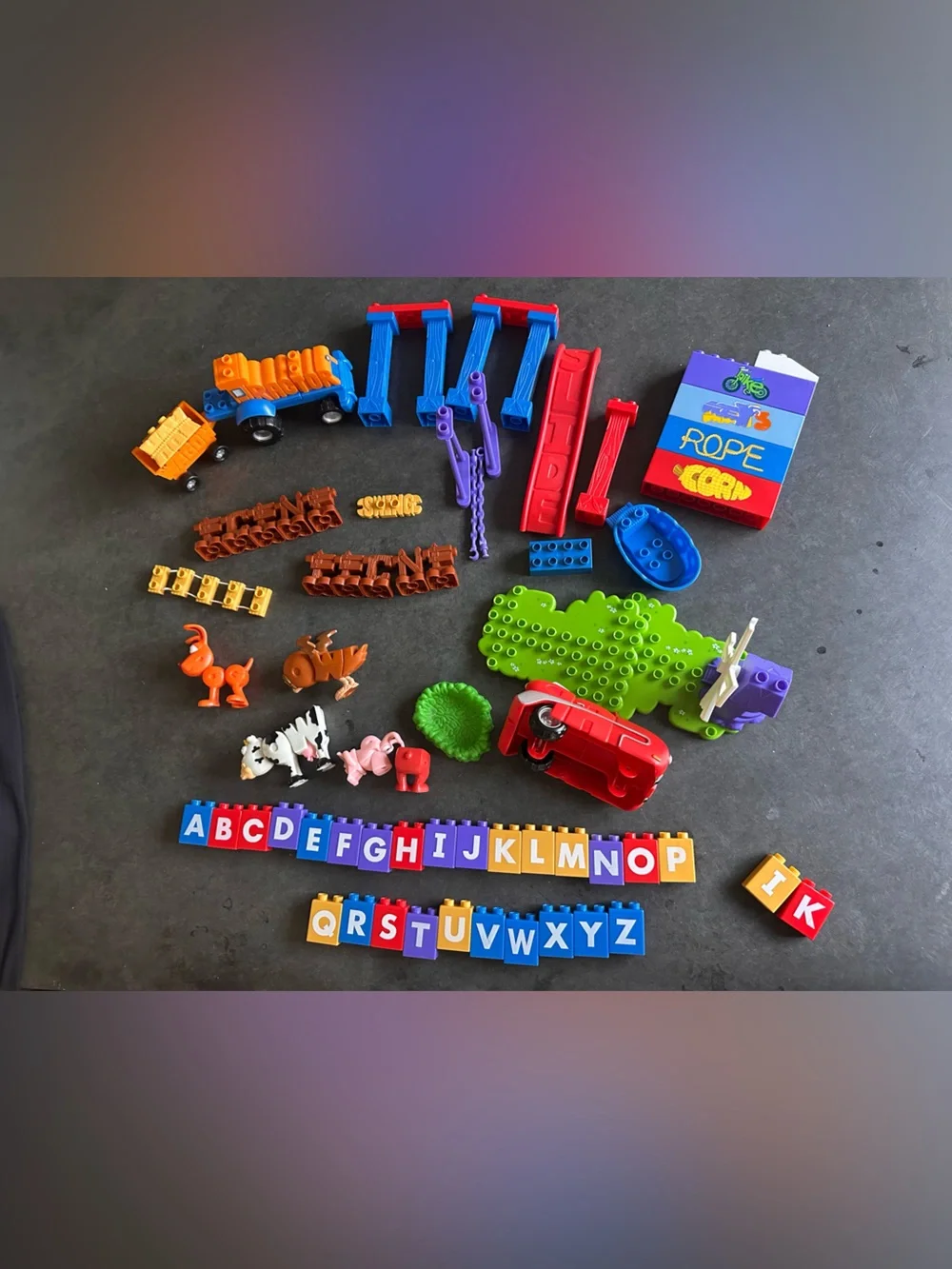 Mega Bloks PBS Word World House and Barn Replacement Blocks